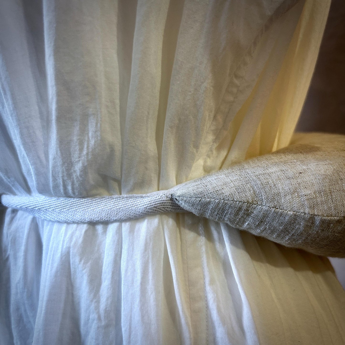 1830s Historical Bum Roll